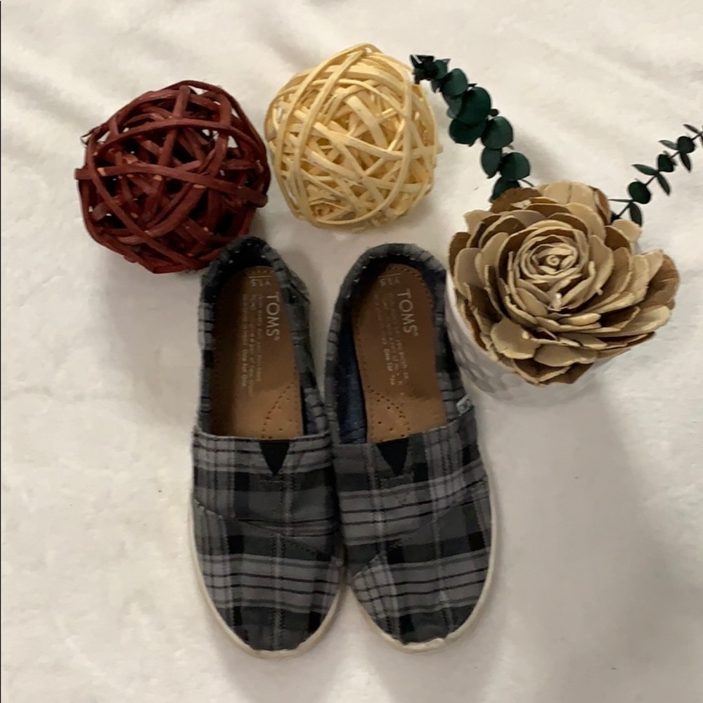 Girls TOMS